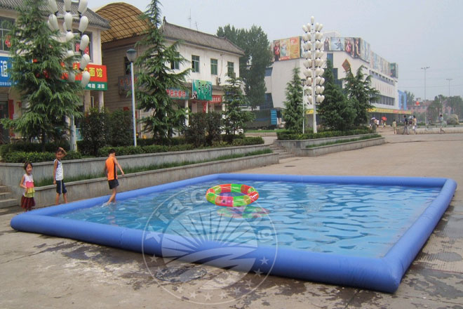 谯城充气游泳池游玩